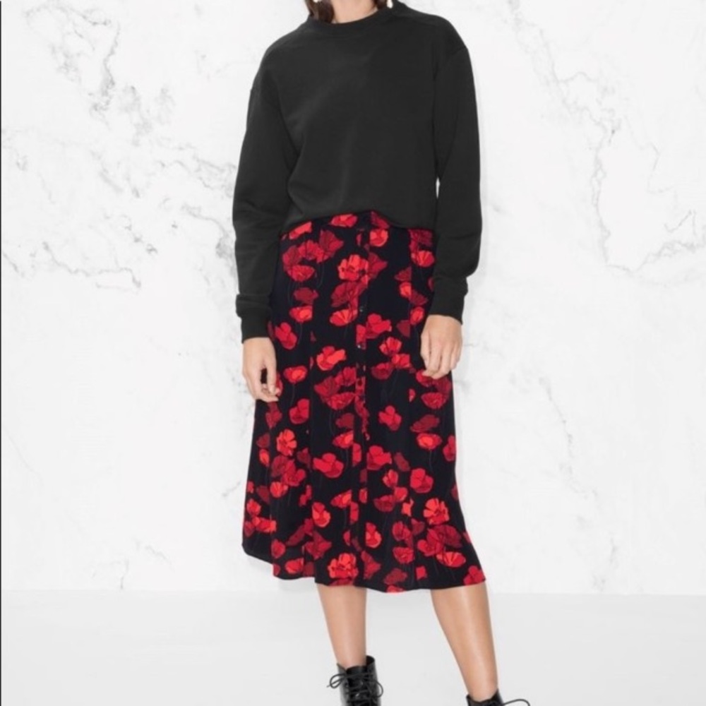 & other stories poppy print skirt in size 6
